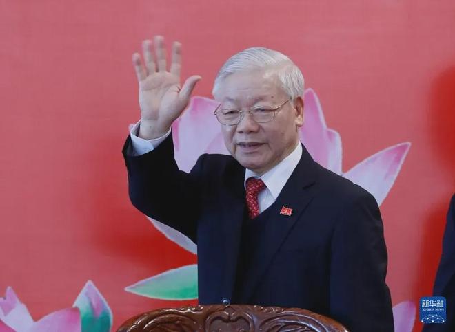越共中央总书记苏林抵达北京