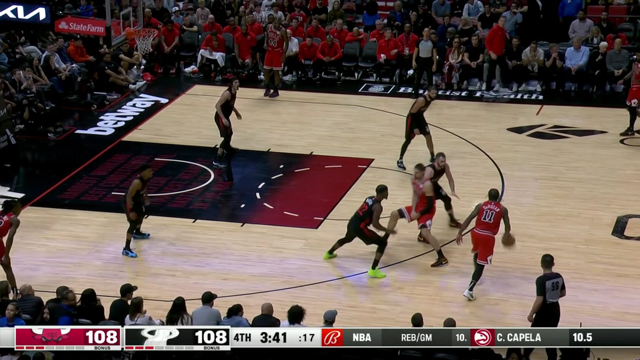 NBA常规赛，热火VS公牛，一场激情四溢的较量